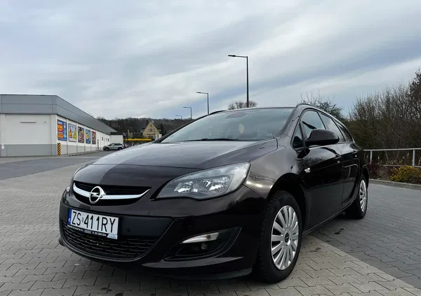 samochody osobowe Opel Astra cena 35990 przebieg: 105500, rok produkcji 2015 z Szczecin